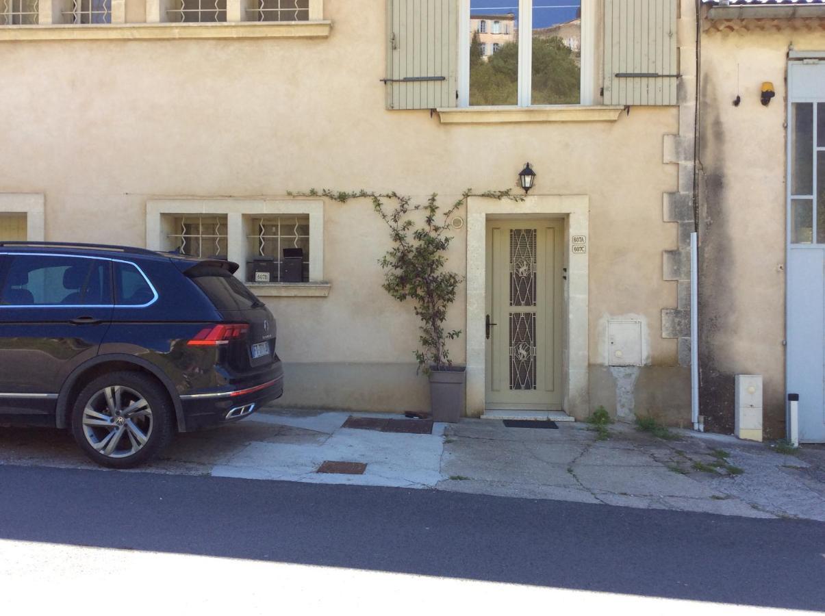 Simplicite Et Confort En Luberon Lägenhet Ménerbes Exteriör bild